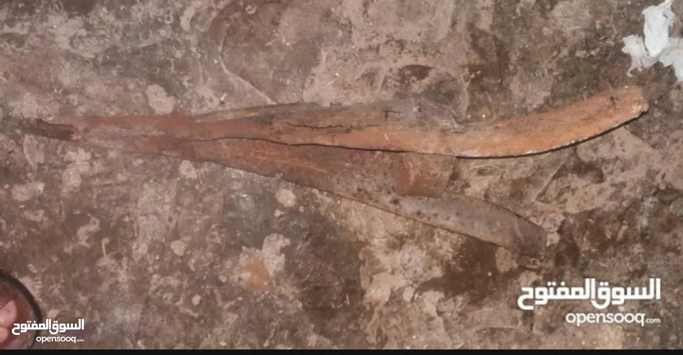 ابواب خشب وحديد شبابيك بوز باص مخ بريك مسجل باص H100 الاصلي غساله كوارة طحين وكاله سكة حراثه للدواب
