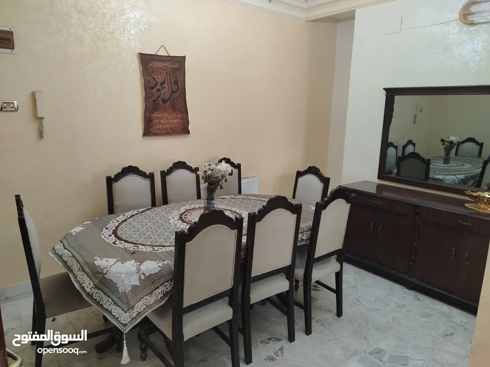شقة طابق ثاني للبيع بسعر مغري جدا مع الأثاث أو بدون خلف جبري