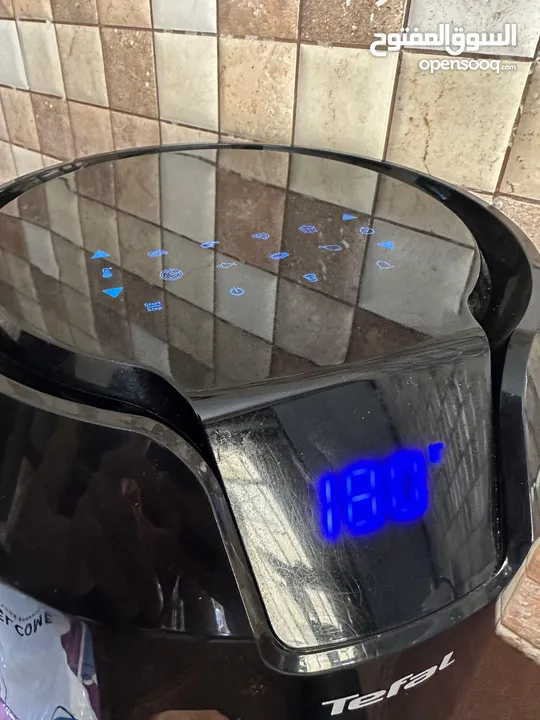 قلاية هوائية تيفال XL بحالة ممتازه وسعر مناسب  tefal easy fry XL air fryer, great condition