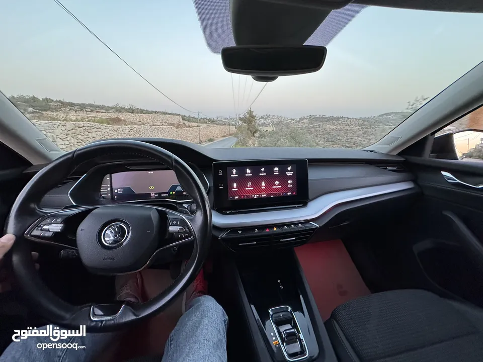 اوكتافيا 2021/20 بالنايلون منمرة من اربع شهور حررق سعرر 95.000 شيكل كاش و نهاائي