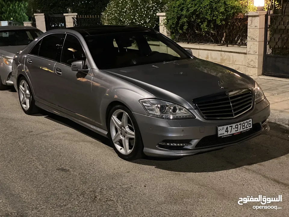 Mercedes benz s300 بحالة الوكالة 2012 بنزين