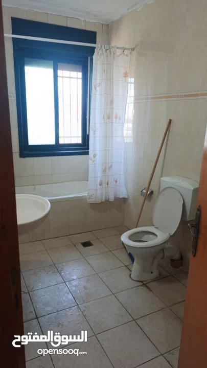 غرفة برايفت في سكن شباب مشترك