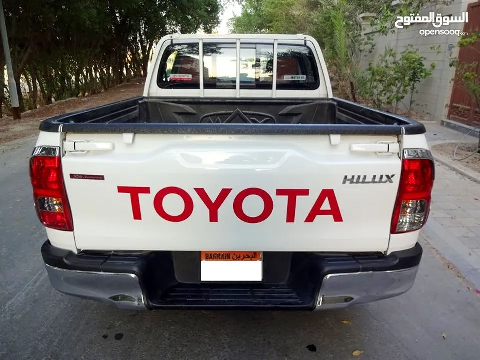 Toyoya Hilux manual pickup, 2018