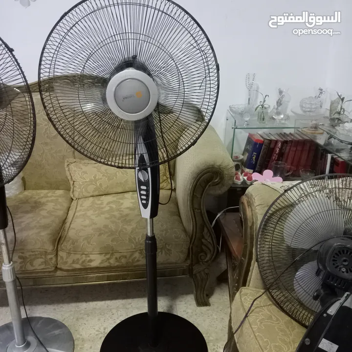 مراوح عامودي وجدارى
