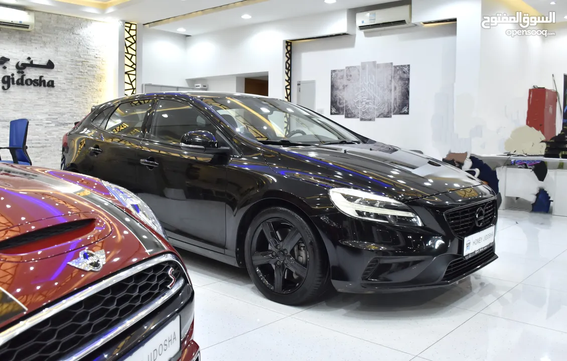 Volvo V40 T5 ( 2018 Model ) in Black Color GCC Specs