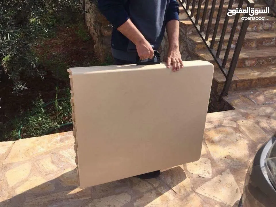 طاولات وكراسي طوي بتزبط للرحل والعزايم الكبيرة