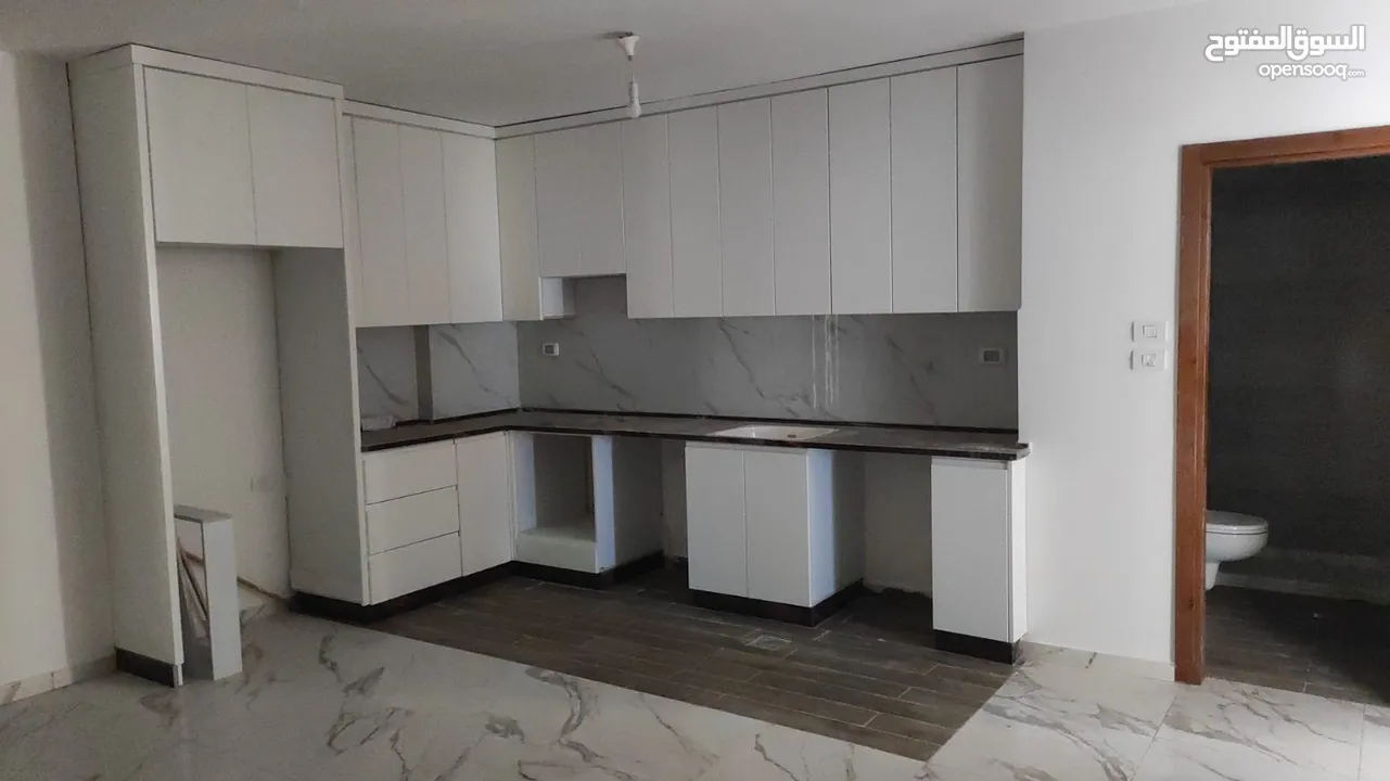 شقه مميزة جديدة غير مفروش للايجار عين مصباح قرب العفاف مول قريبه من وسط البلد