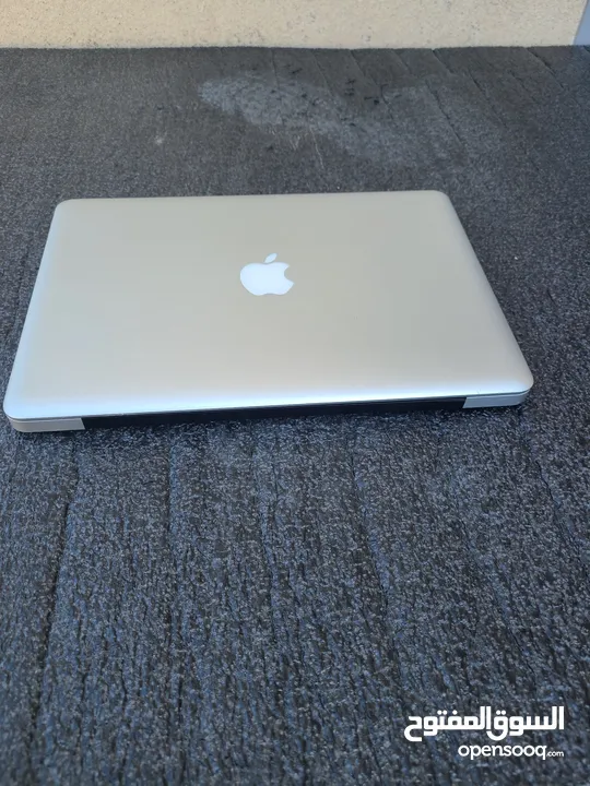 Apple Macbook Pro 2012..8GB Ram 500 GB Hard Drive Core i5 ..  With Warranty