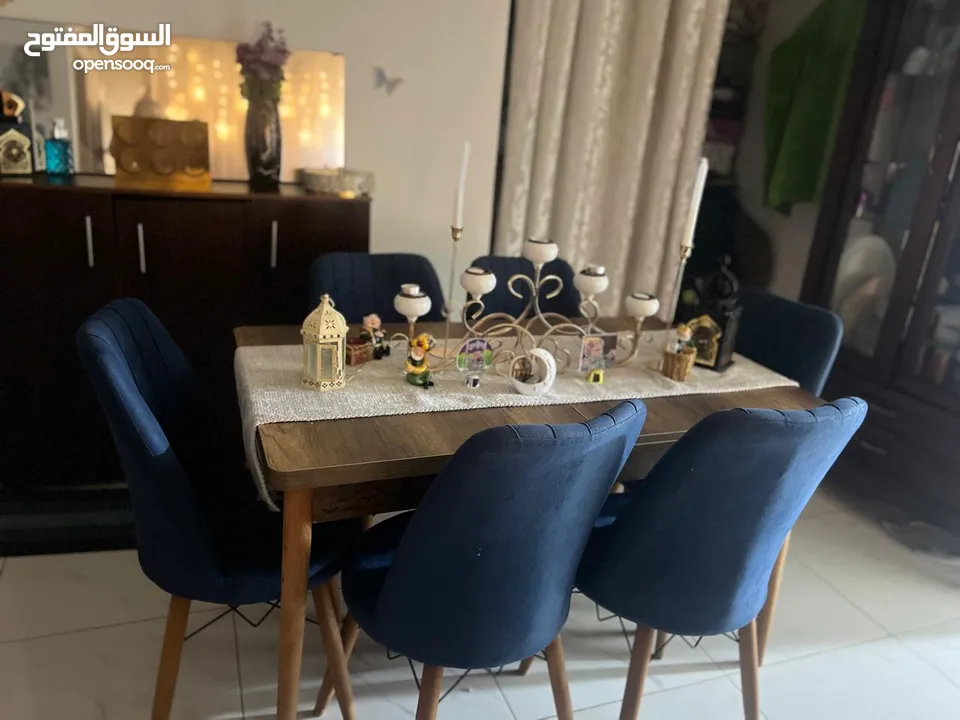 طاوله سفره تركي خشب مع ارجل زان الطول 130 بتكبر ل 180 العرض 80 للبيع للضرورة