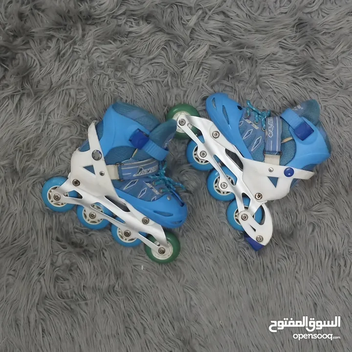 سكيتات VIP   عجال مطاط هيكل بلاستيك مقوى شفرات حديد .