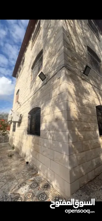 بيت للبيع مستقل بسعر منيز