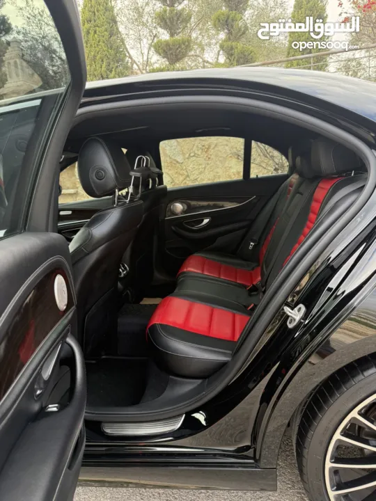 Mercedes benz E200 AMG بحالة الوكالة