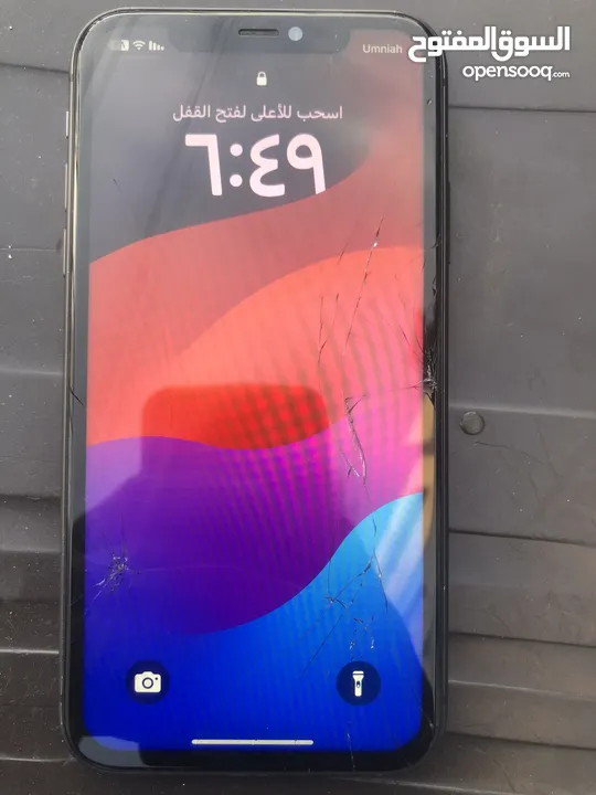 IPhone 11 مكسورة شاشة مش مأثر ع اشي