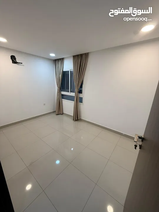 شقة سكنية للبيع اطلالة بحرية خلابة + موقع ممتاز جدا بالحد الجديدة (للبحرينيين + الخليجيين فقط)