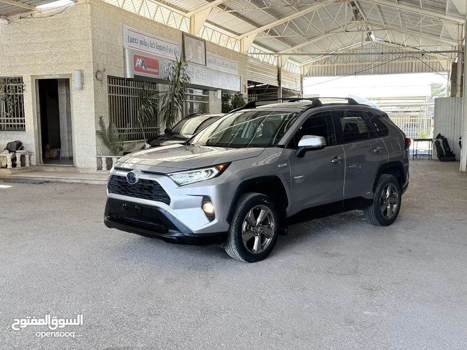 تويوتا راف فور ((2021)) XLE بريميوم، بطاريه ليثيوم، فل كامل، فورويل، حرة، بحالة الوكاله، بسعر مميز..