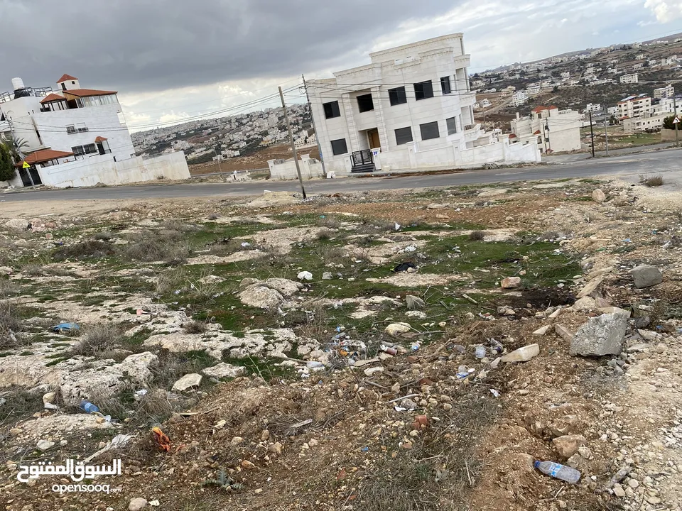ارض سكنية على شارعين وباطلالة مميزة للبيع شفابدران عيون الذيب  700 م قرب مسجد صرفند من المالك مباشرة