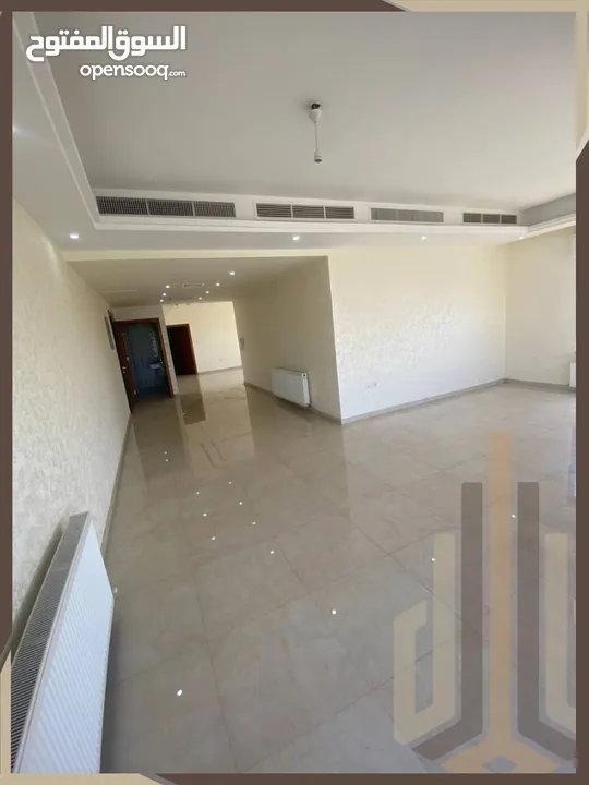 شقة طابق ثالث مع روف للبيع في دير غبار مساحة 330م