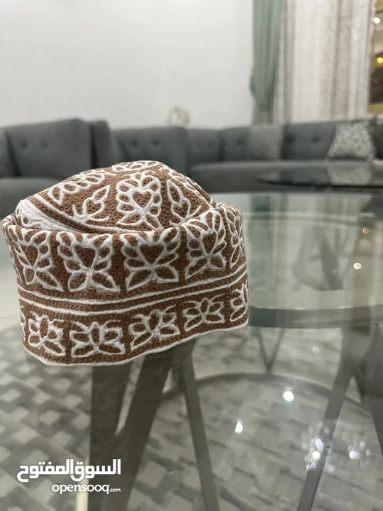 كمة عمانية جديدة غير مستعملة خياطة يد عمانية مقاسات مختلفة و متنوعة و خدمة التوصيل موجودة.
