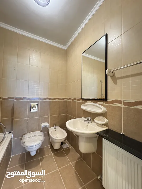 شقة 3 غرف نوم باطلالة رائعة في عبدون  ( Property 43136 )-175084200
