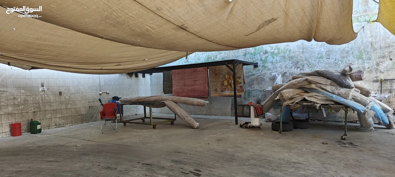 للبيع مغسلة ومشحمة سيارات بموقع مميز على طلوع المنارة