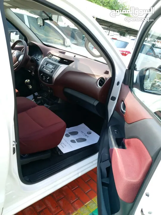 Pikup Nissan navara 4x4 2016 Gcc petrol manual gear