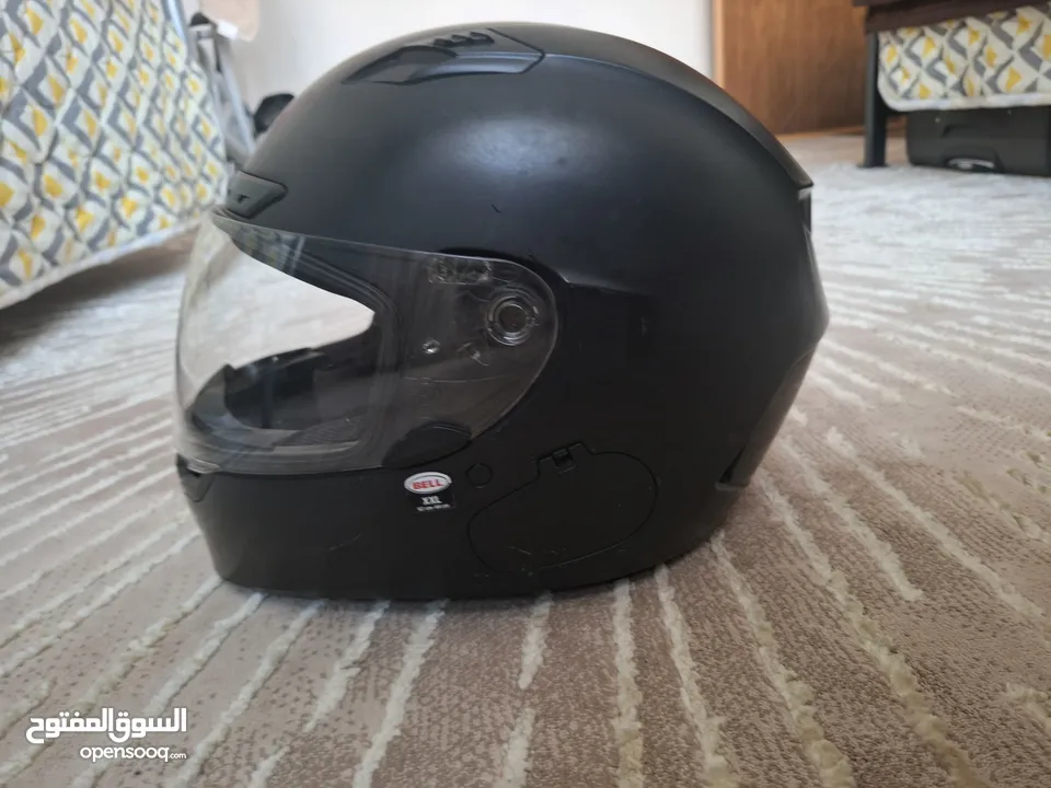 2 خوذ اعلى صنف ماركة BELL و VICTORY للبيع