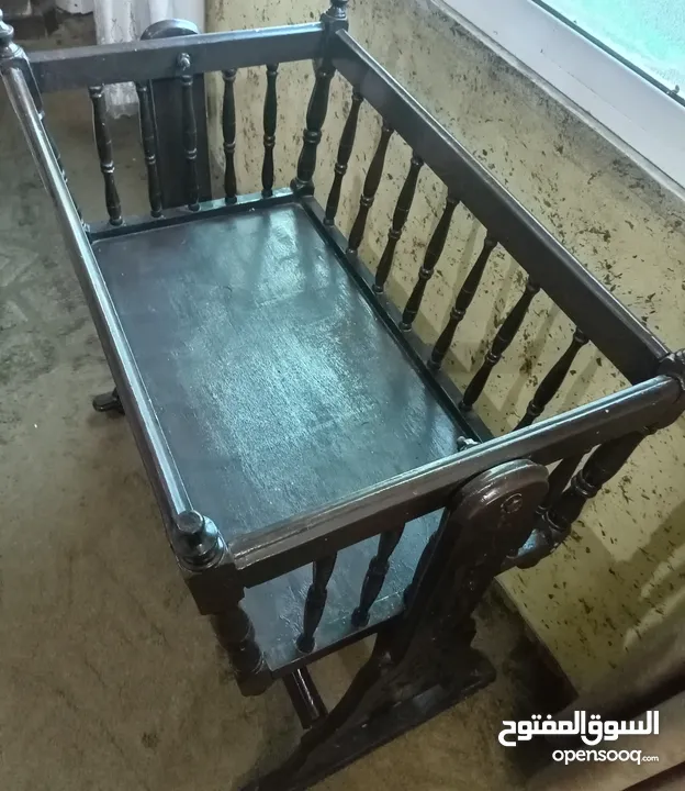 سجاده وكرسي طعام وسرير بيبي وكوت بيبي عدد 2
