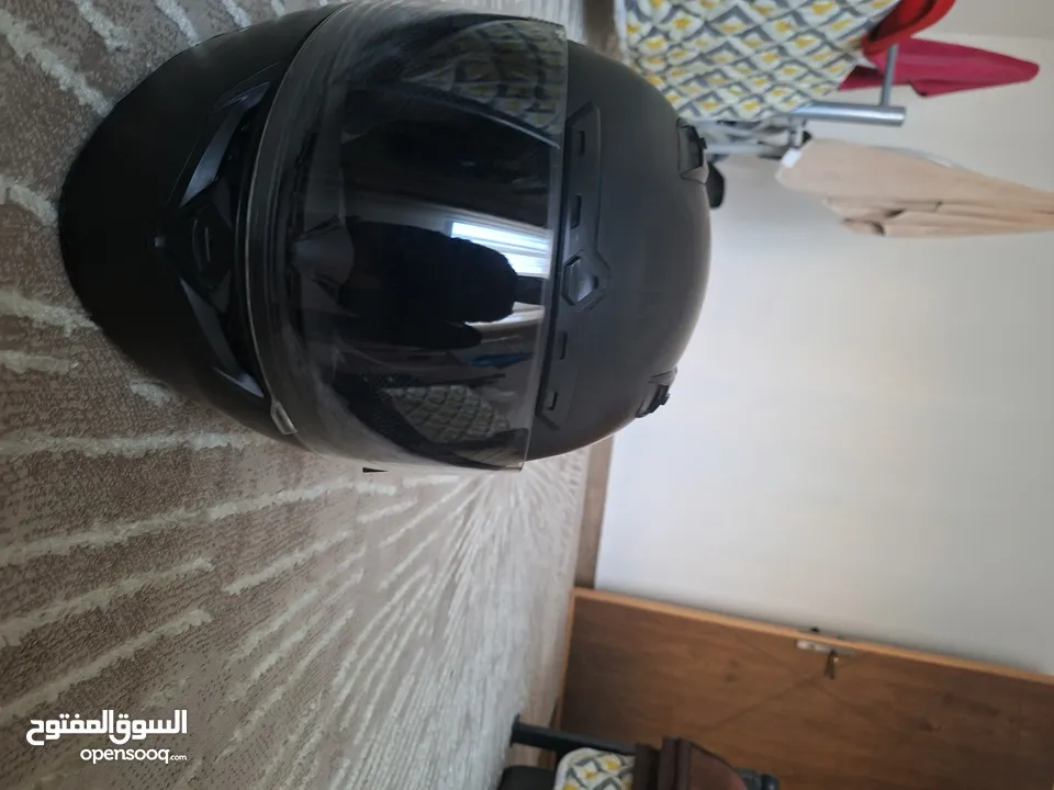 2 خوذ اعلى صنف ماركة BELL و VICTORY للبيع