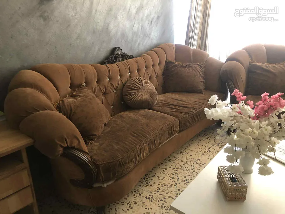 كنب مستعمل بحاله الوكاله