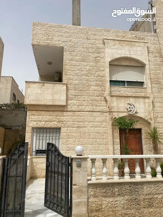 منزل دوبلكس طابقين للبيع حي عدن