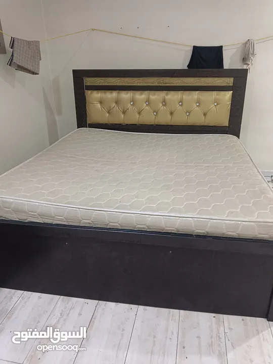 bed with matress