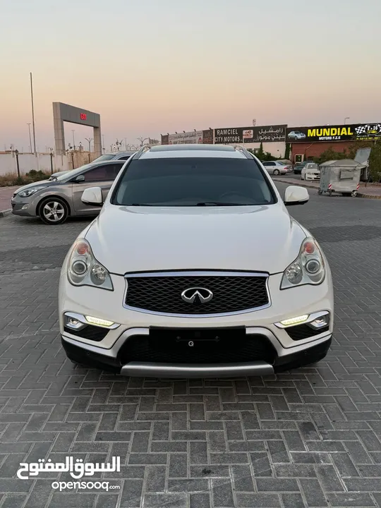 Infiniti Qx 50 2017 Gcc Orginal Paint First owner Agency Service Super Clean Car