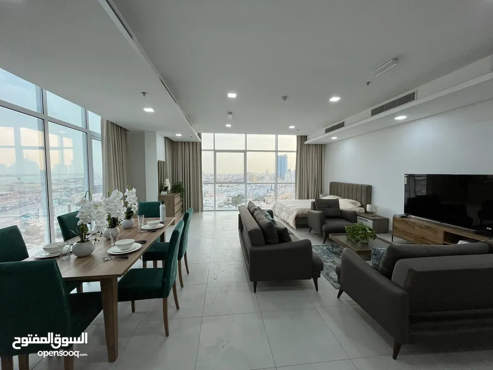 استوديو راقي و كبير للإيجار في الجفير   Luxurious and large studio for rent in Juffair