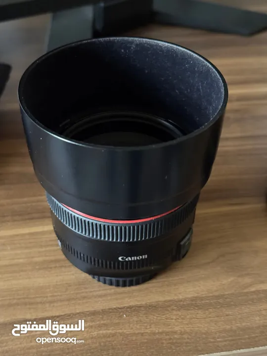 عدسة 50mm فتحة 1.2
