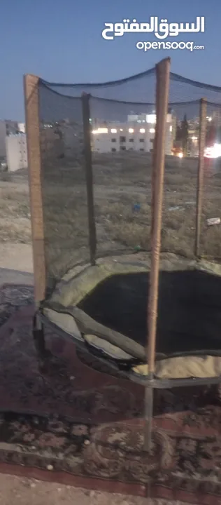 (ترامبولين مستعمل بحاله الوكاله عرضها 1,80 حجم كبير للبيع بسعر مغري جدا جدا) التواصل على الواتس