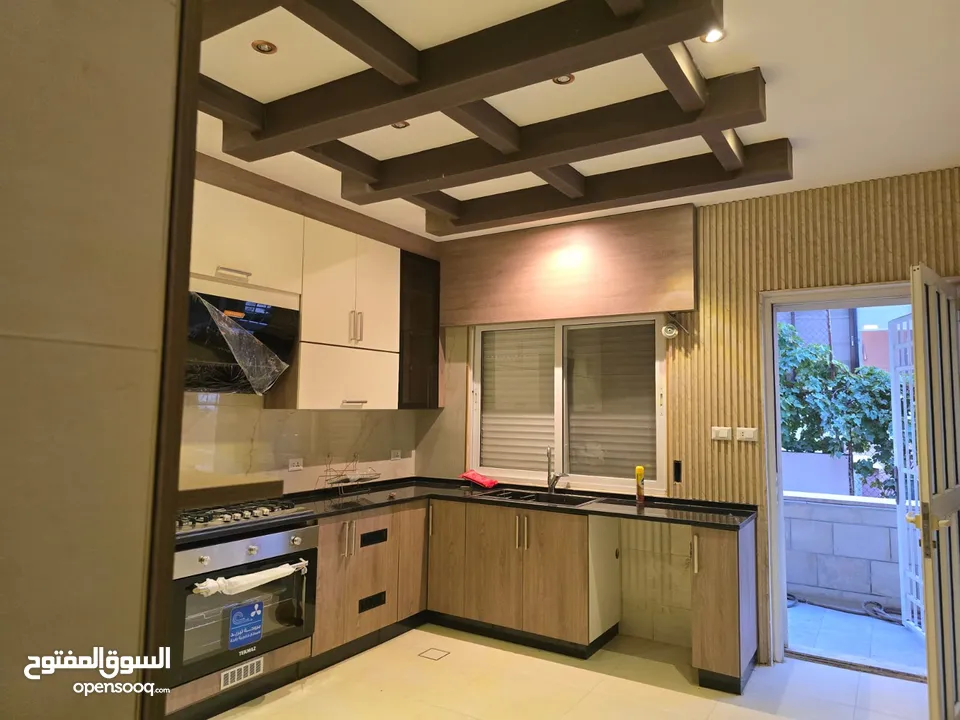 شقة فارغة للإيجار في عبدون - ref : 14410