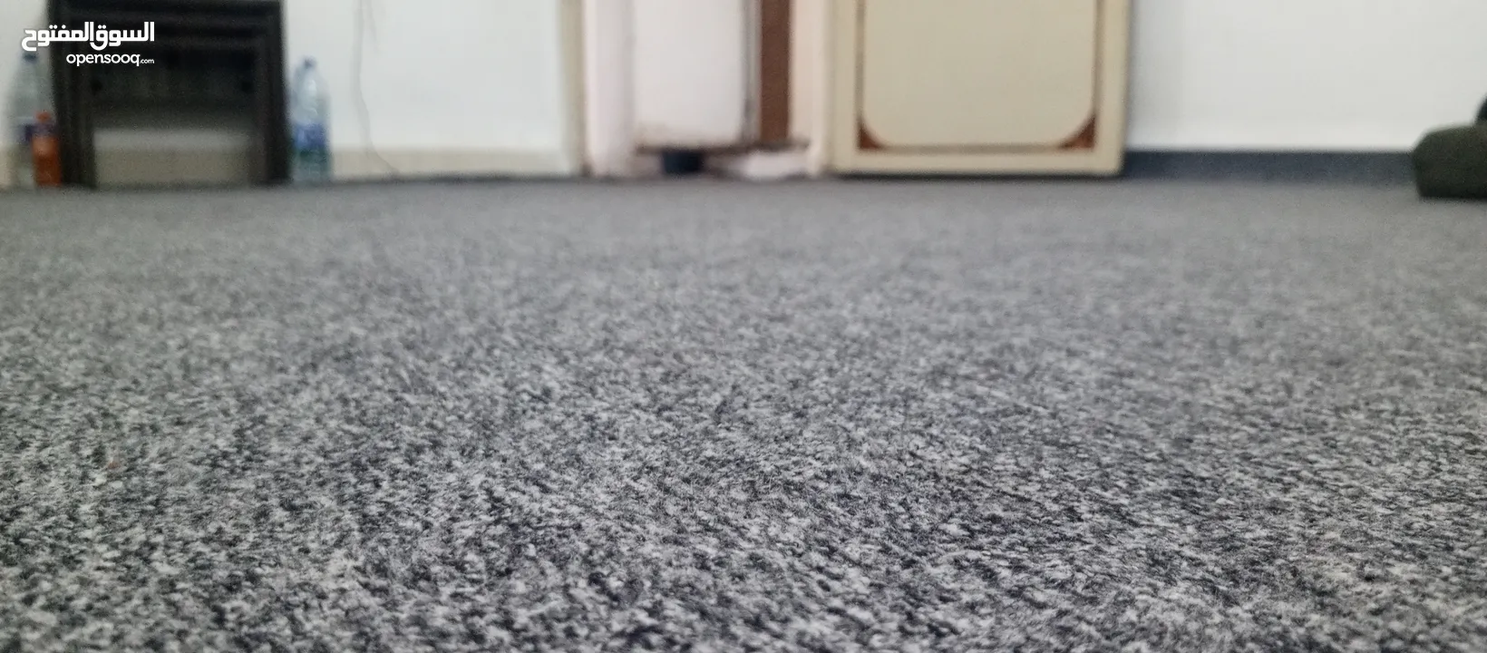 موكيت لون سكني مقاسه 4*4 عدد 3 نظيف جدا بسعر طري قابل للتفاوض اقرأ الوصف