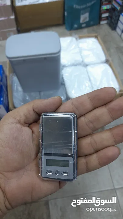 ميزان إلكتروني صغير أجزاء لغرام للمجوهرات الثمينه الأصغر في العالم