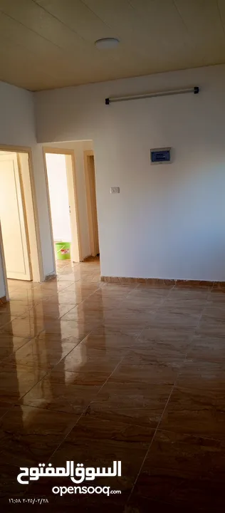 شقة تجارية صغيرة للايجار (استديو تجاري)