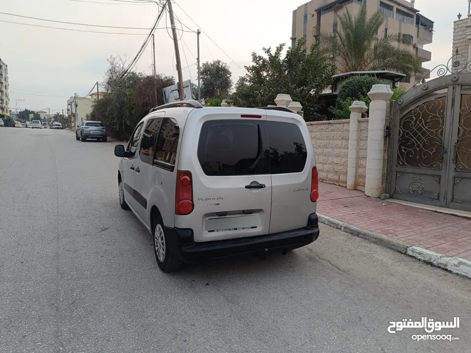 بيجو باتنلر 2015 ديزل بسعر حررق 37000 ألف نقدا البدل وارد منبدل هوك خلفي غرفه جلد