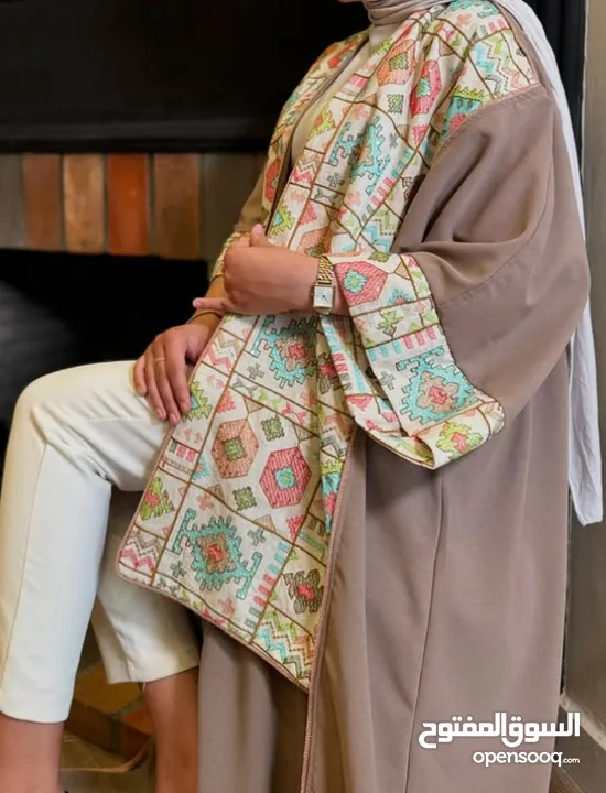 Stylish Beige Abaya with Pastel Ethnic Details - Free Size