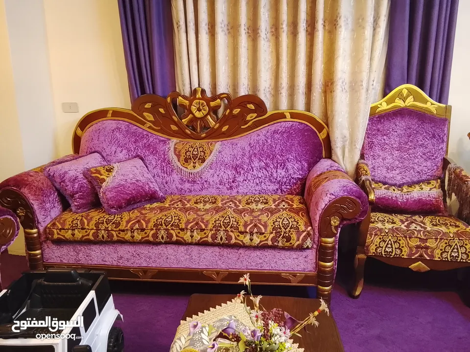 طقمين   كنب