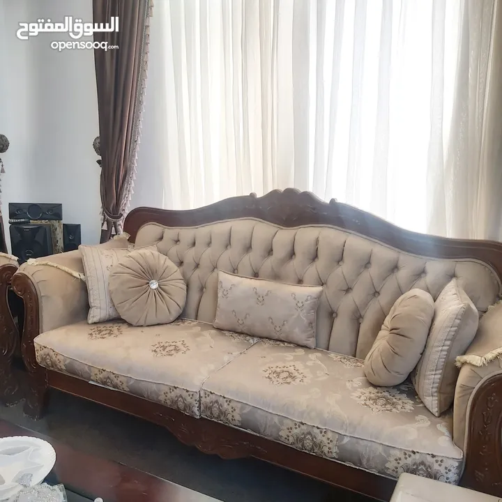كنب تفصيل خشب زان شبه جديد 9 مقاعد