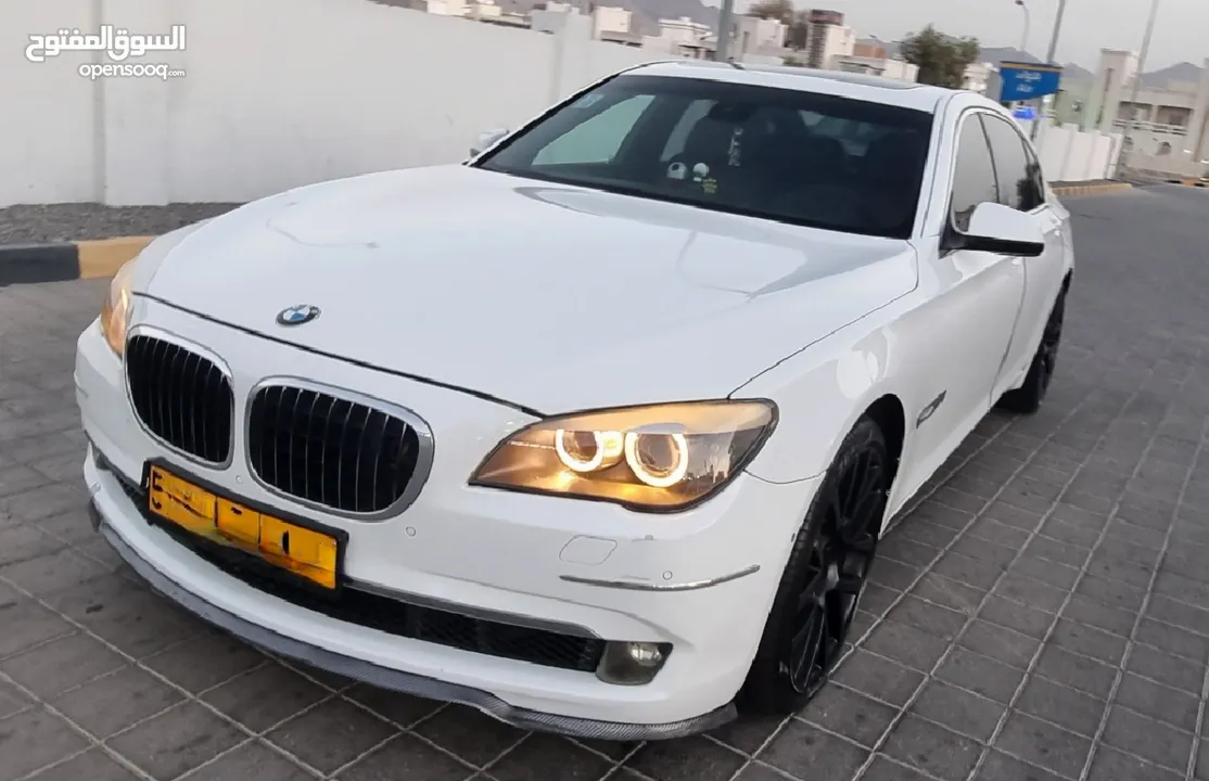 BMW 750Li Special Price No. 1 MODEL 2012 V8 5.0L Low mileage 155k GCC