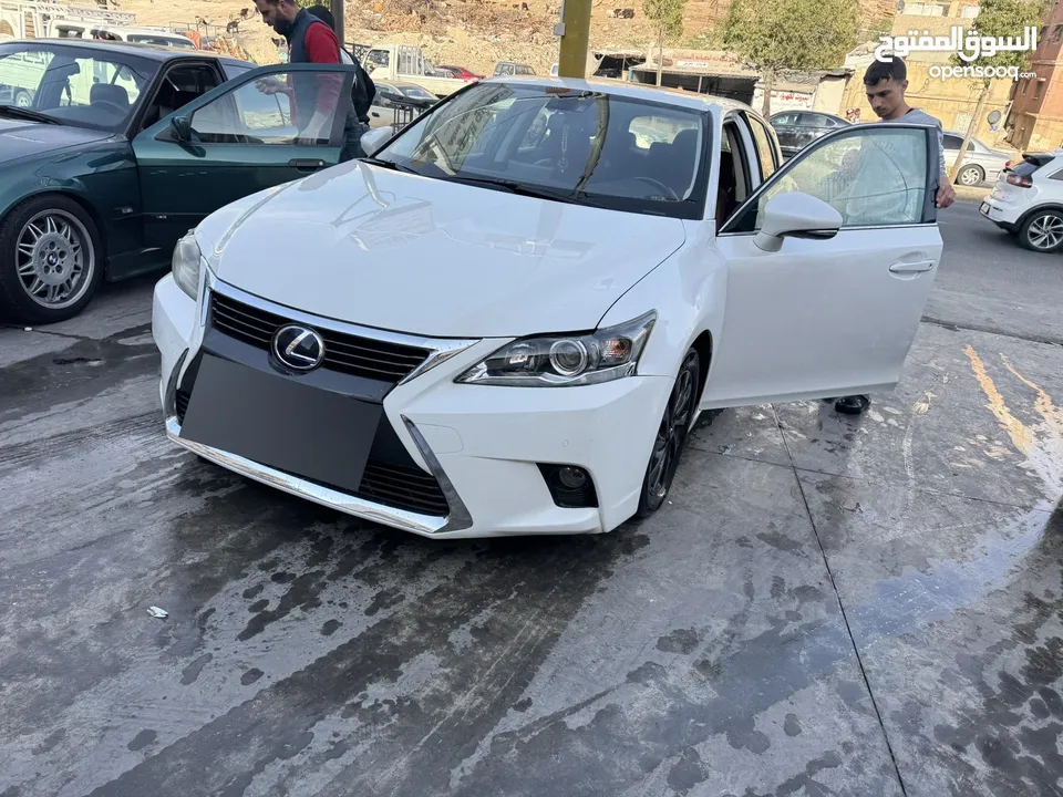 Lexus ct200h