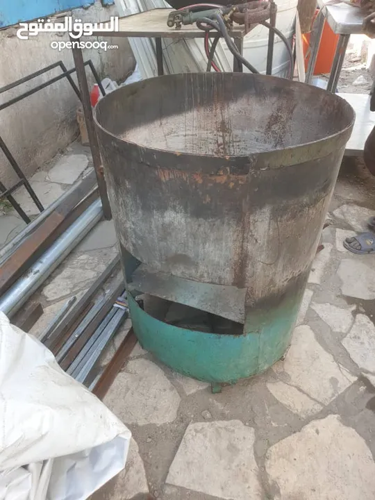 معدات مطعم متنوعه مستخدم نظيف للبيع اغلب المعدات جديده ولم يتم استخدامها وبحاله ممتازه والسعر مغري