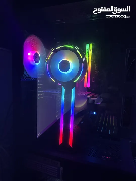 للبيع جهاز كمبيوتر كامل للألعاب والعمل الاحترافي
