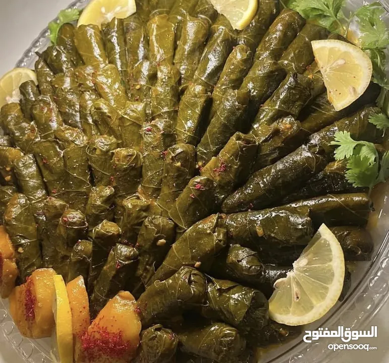 خروف مشوي او محشي او محشي ورق عنب دوالي