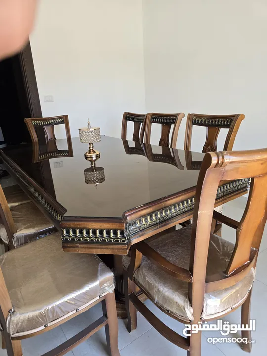 طاولة سفرة بحالة الوكالة 8 كراسي