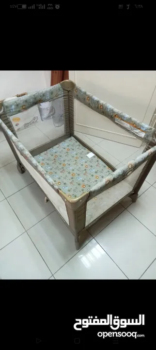عربات ومقاعد و سراير اطفال بحاله ممتازه للبيع في اربد